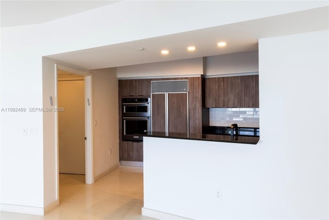 Building Photo - 400 Alton Rd