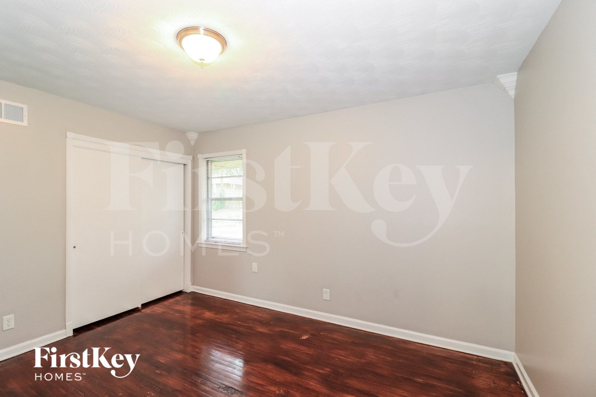 Building Photo - 5124 Blueridge Dr