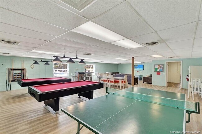 Building Photo - 10851 S Ocean Dr