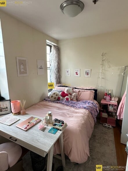 Building Photo - 534 Commonwealth Ave