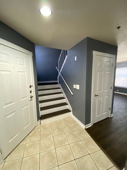 Stairs to 2nd floor - 3901 Travis Street
