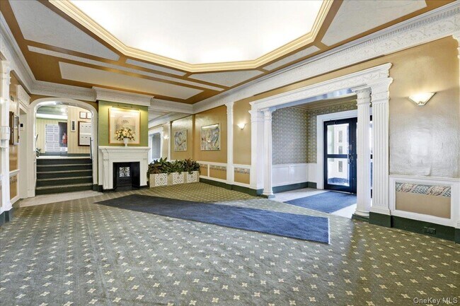 Building Photo - 114-20 Queens Blvd