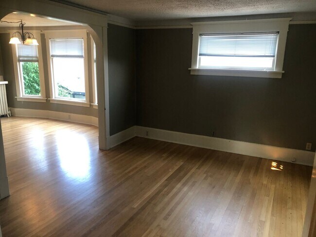 Building Photo - 2347-2349 Federal Ave E