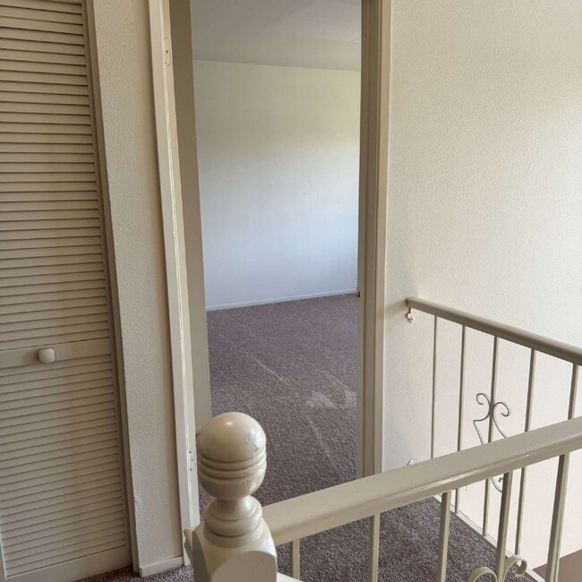 Building Photo - Stonegate living