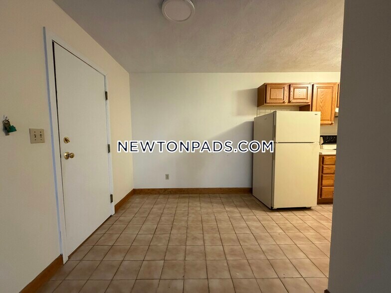 Building Photo - 286 Grove St