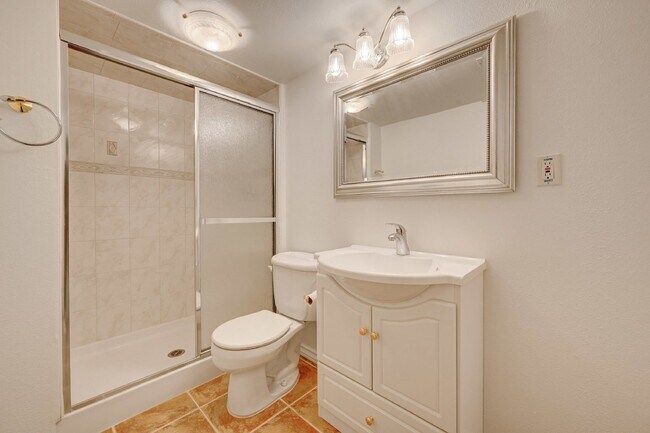 Building Photo - $3,895.00 - 5 Bedrooms, 4 Bathrooms, Single Family Home in Highlands Ranch with Fenced Yard!