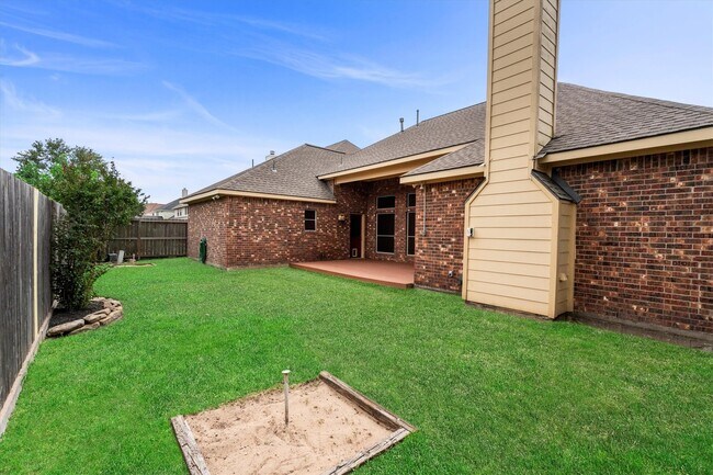 Building Photo - 19918 Cypresswood Lake Dr