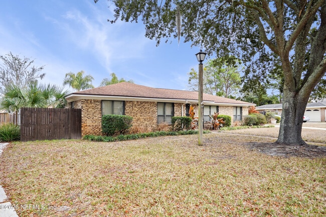 Building Photo - 6717 Lenczyk Dr