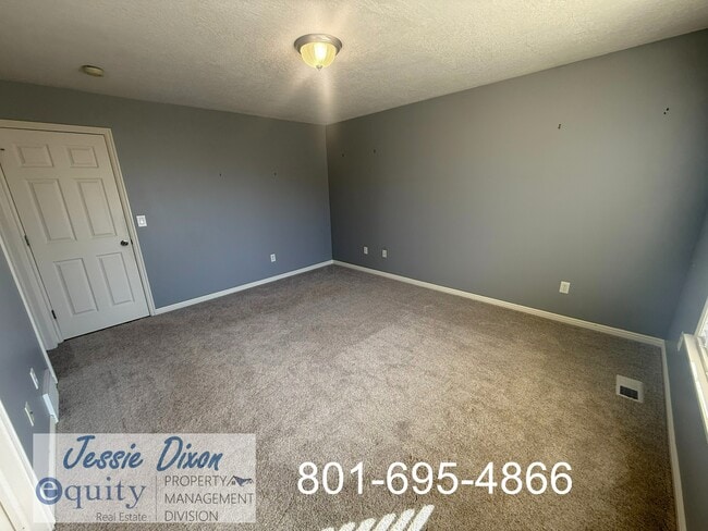 Building Photo - 1989 N 2700 W