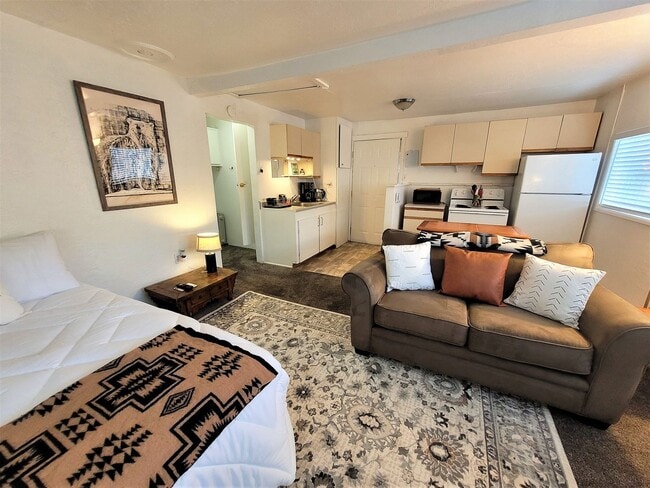 Building Photo - Walk & Bike Friendly! Great Economical Rental, West-side Studio, Fully Furnished Monthly Rental