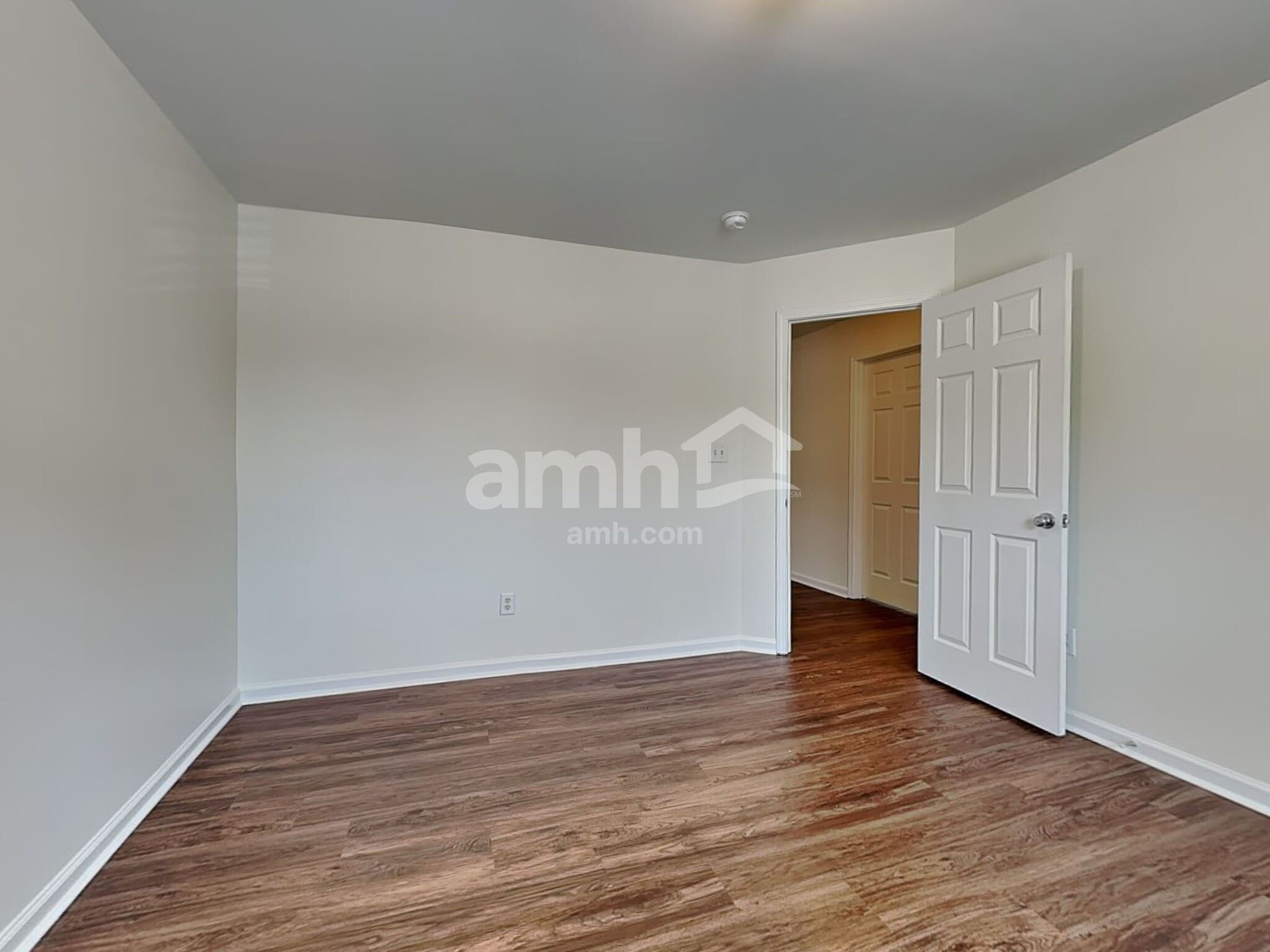 Building Photo - 5716 Running Fox Ln