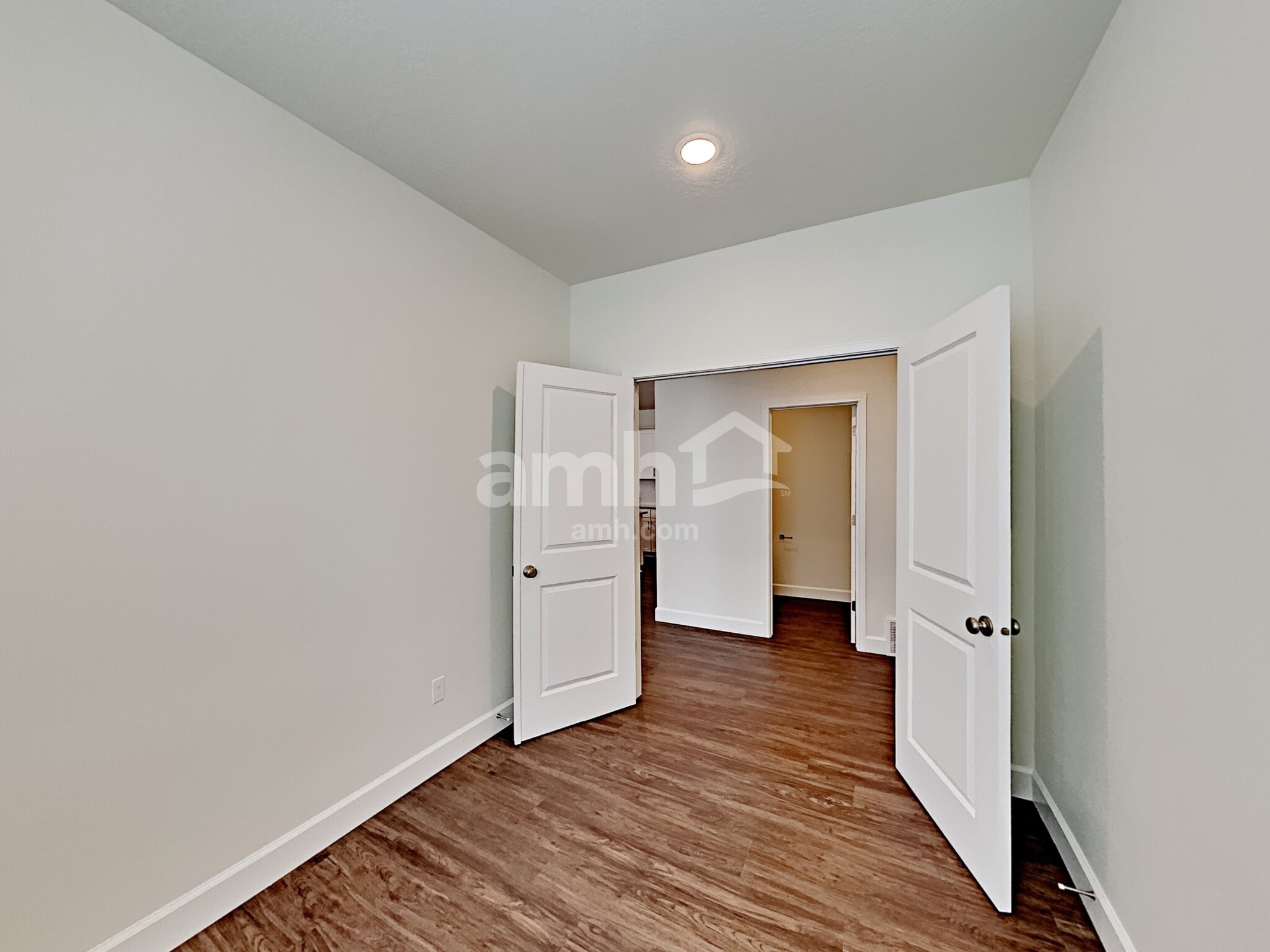 Building Photo - 6113 W Arranmore Dr