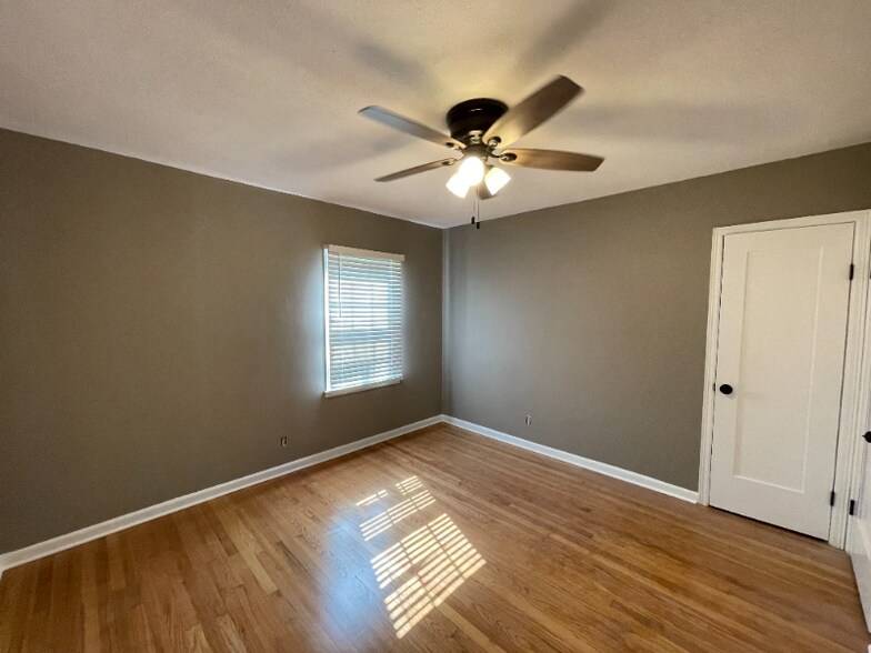 Building Photo - 215 3RD