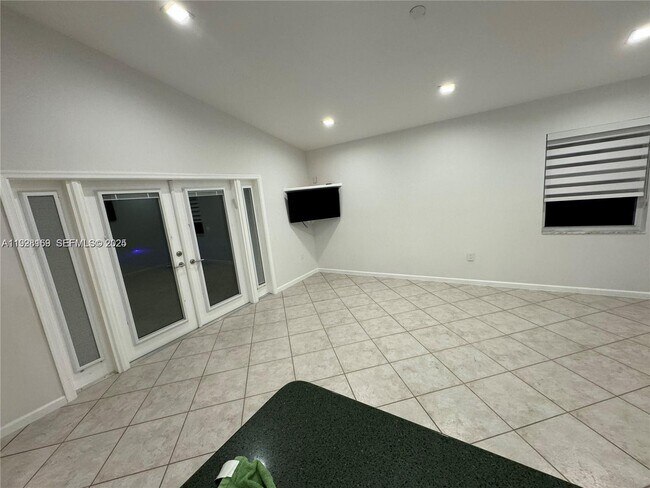 Building Photo - 8965 SW 59th Ct