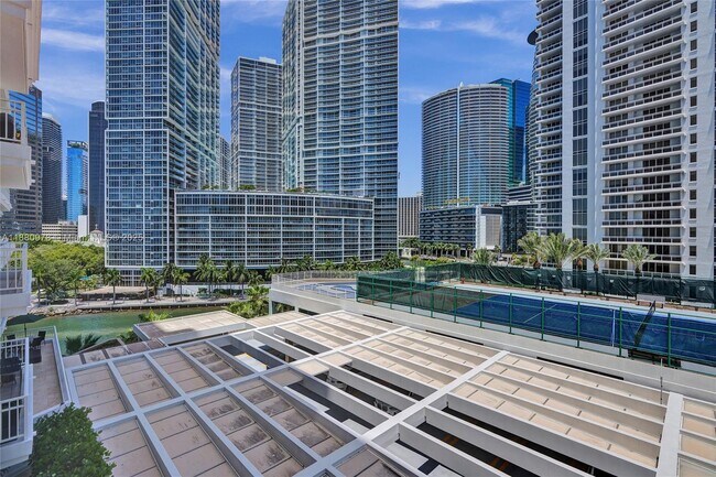 Building Photo - 801 Brickell Key Blvd