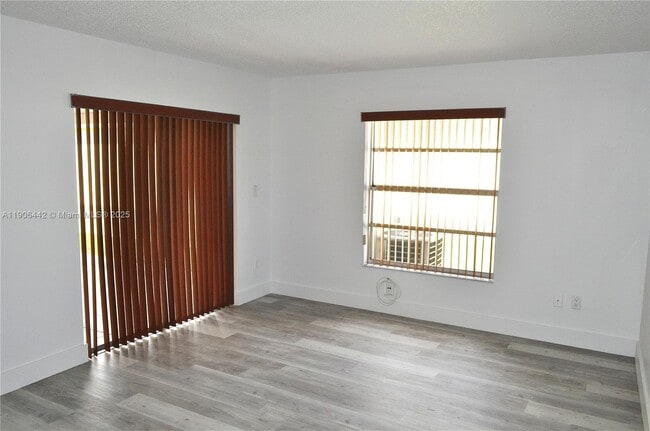 Building Photo - 13492 SW 38th Ln