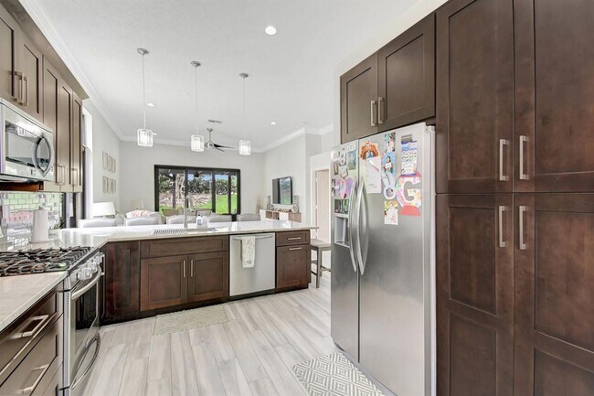 Building Photo - 6041 SW 195th Ave