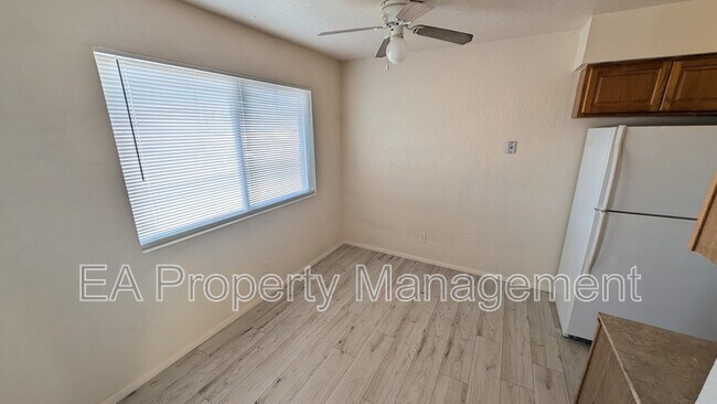 Building Photo - 812 Chelwood Park Blvd NE