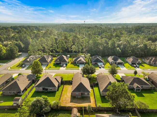 Building Photo - 13727 Foxhill Drive