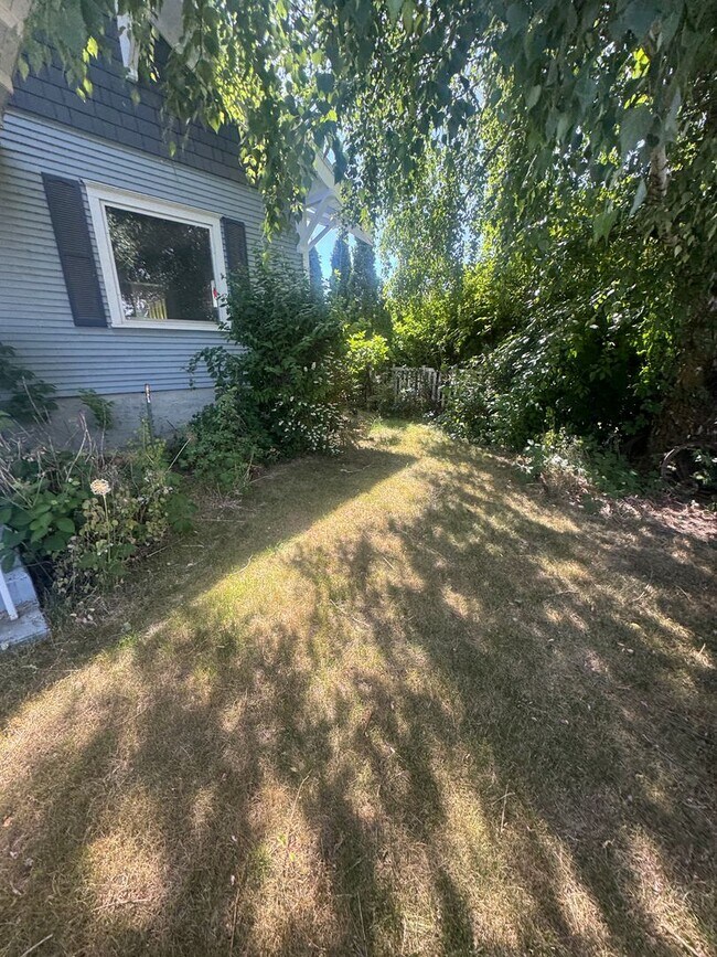 Building Photo - Non-Refundable & Security Deposit Total: $...
