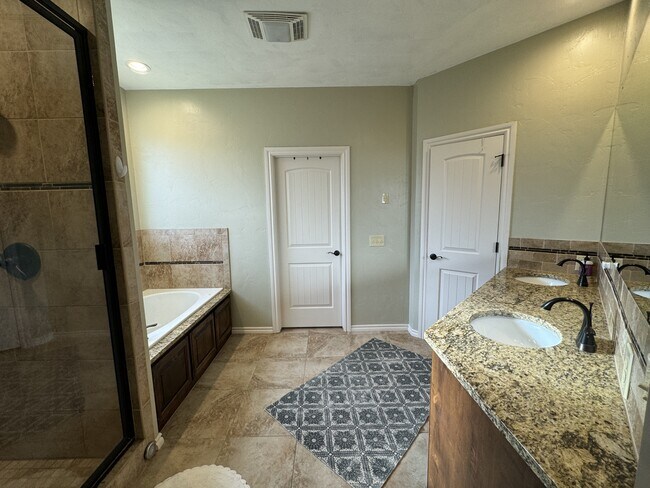 Building Photo - 2001 Mt Vernon Rd