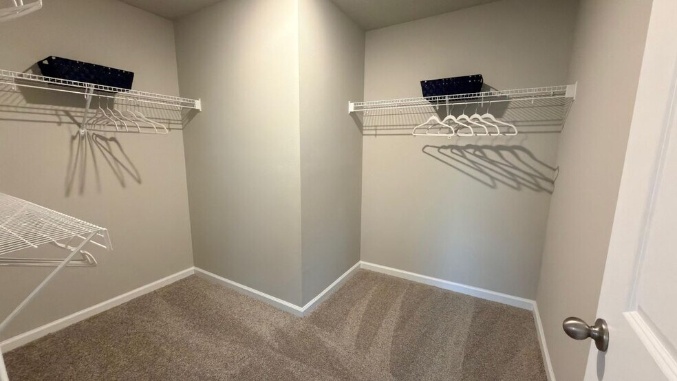 Building Photo - 475 Salisbury Cir