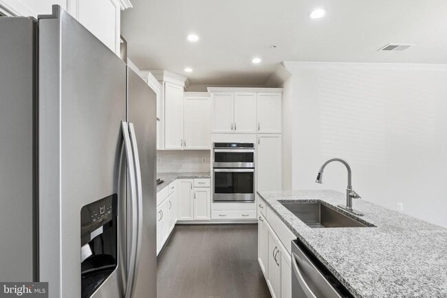 Building Photo - 43185 Mongold Square