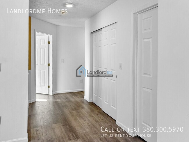 Building Photo - 8111 Royal Elm Dr