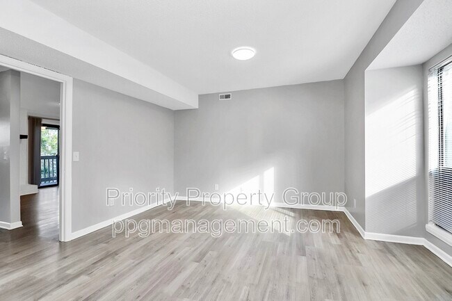 Building Photo - 10971 Harrowfield Rd