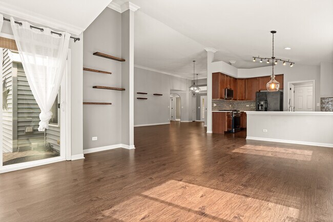 Building Photo - 1009 Birchwood Dr