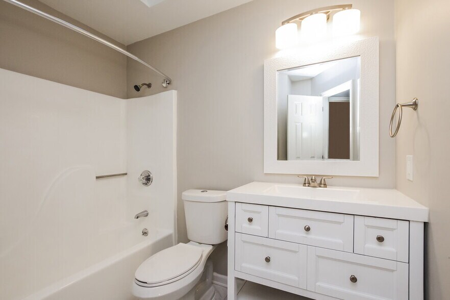 Building Photo - 7934 Quail Field Dr