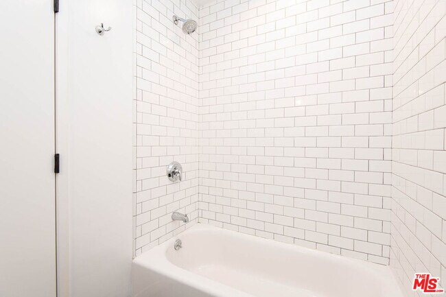 Building Photo - 3933 Marathon St