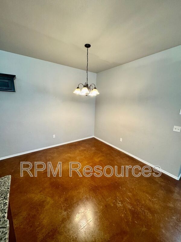 Building Photo - 1818 Post Oak Rd