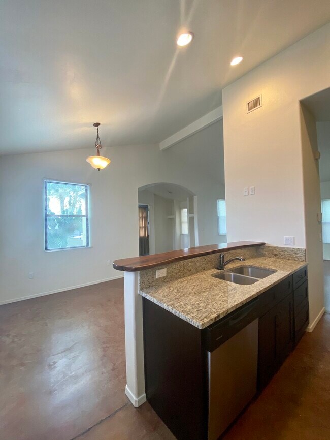 Building Photo - FOR RENT / Pre-Leasing