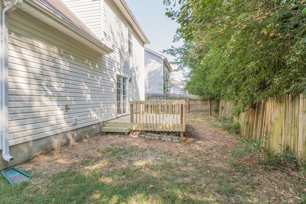 Building Photo - 1031 Tom Hailey Blvd