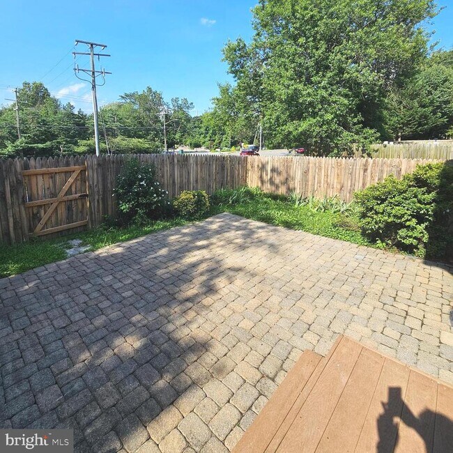 Building Photo - 7034 Bradwood Ct