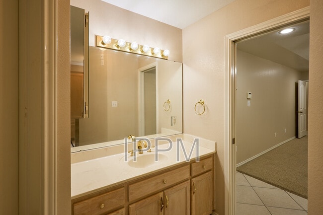 Building Photo - 1309 Summerfield Ln