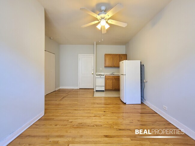 Building Photo - 1050 W George St