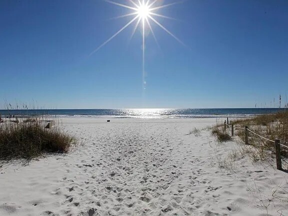 Building Photo - 17614 Front Beach Rd