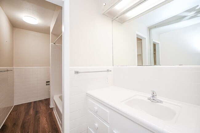 Building Photo - 4723 Merwin St