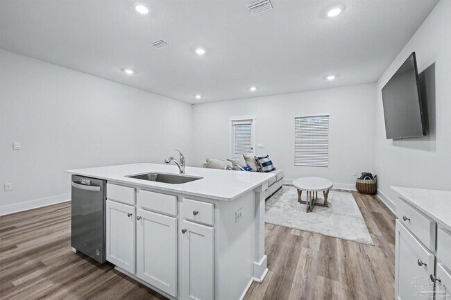 Building Photo - 2946 Overcup St