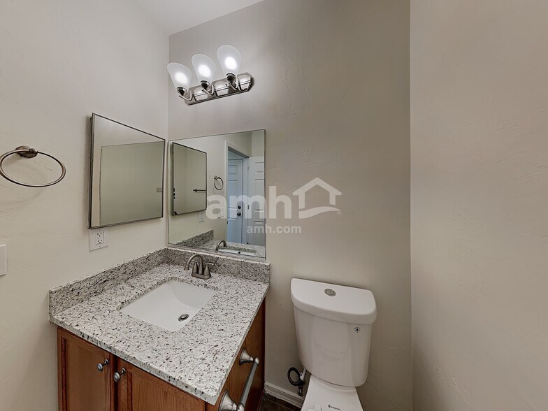 Building Photo - 397 East Placita Rejilla