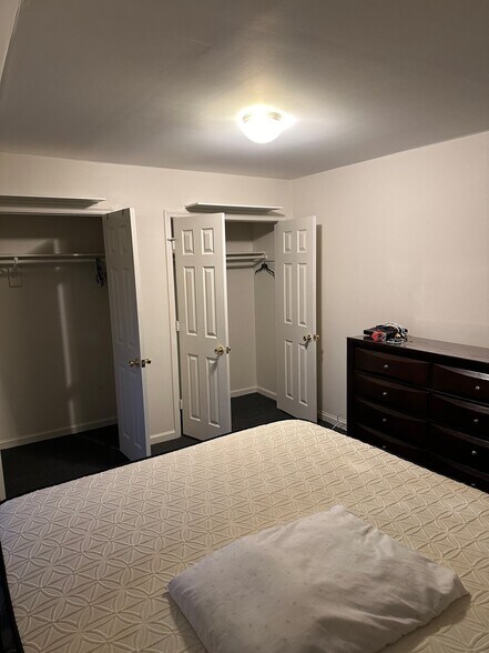 Building Photo - 3442 Bruner Ave