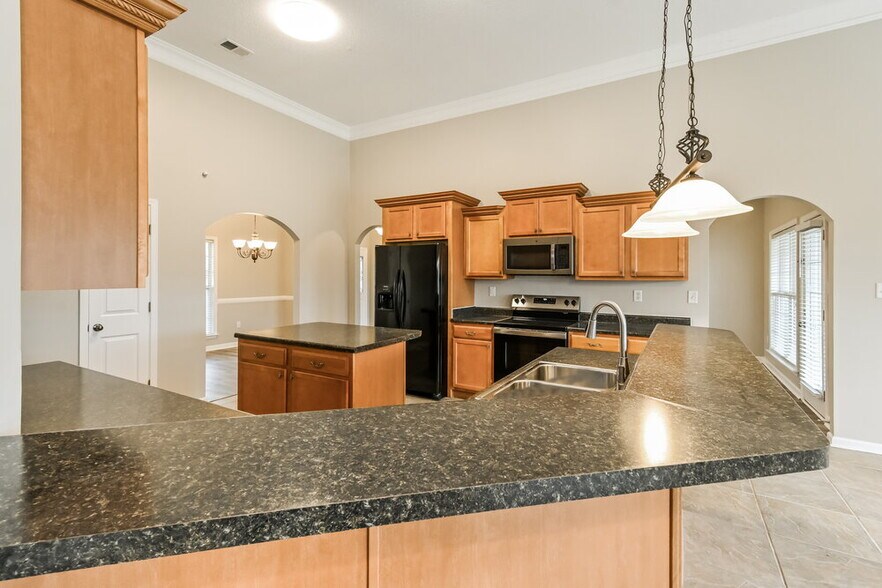 Building Photo - 4199 Sidlehill Dr