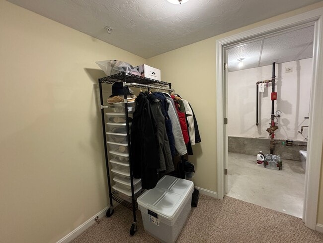 Building Photo - Updated Two-Bedroom Corner Townhouse in Lo...