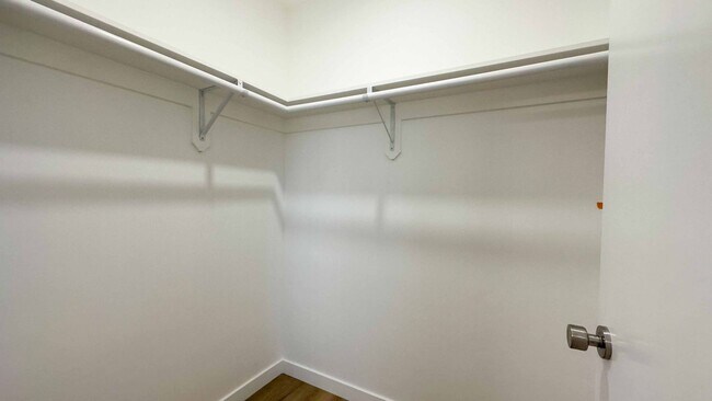 Building Photo - 126 E 3rd St