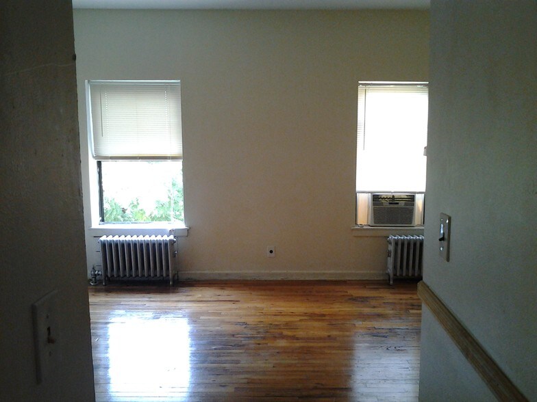 Building Photo - 318 W 138th St