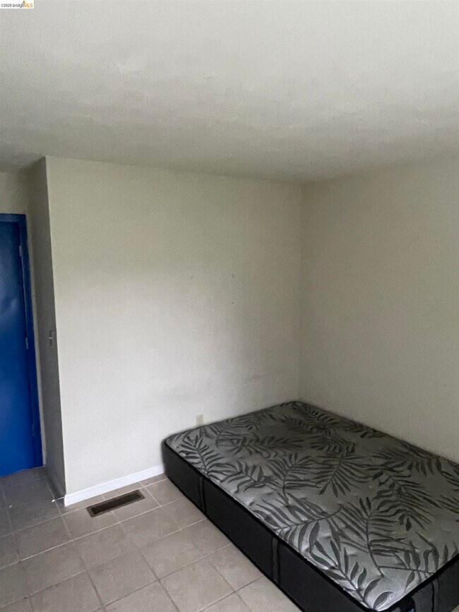 Building Photo - 1349 Alpine Dr