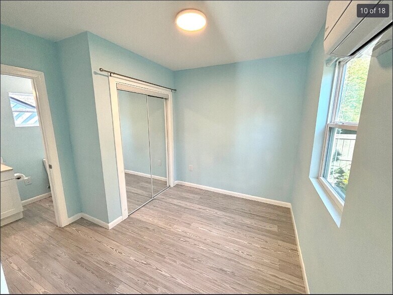 Building Photo - 542 Yale Dr