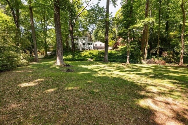 Building Photo - 445 Forest Hills Dr
